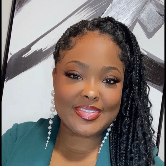 Meet your Posher, Antoinette - Picture 1 of 1